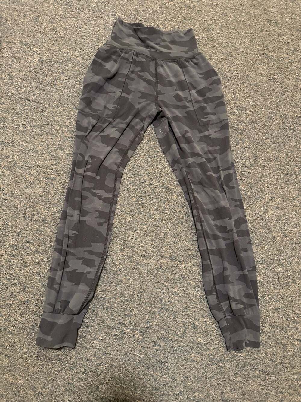 Athleta Salutation Camo Jogger Size XXS